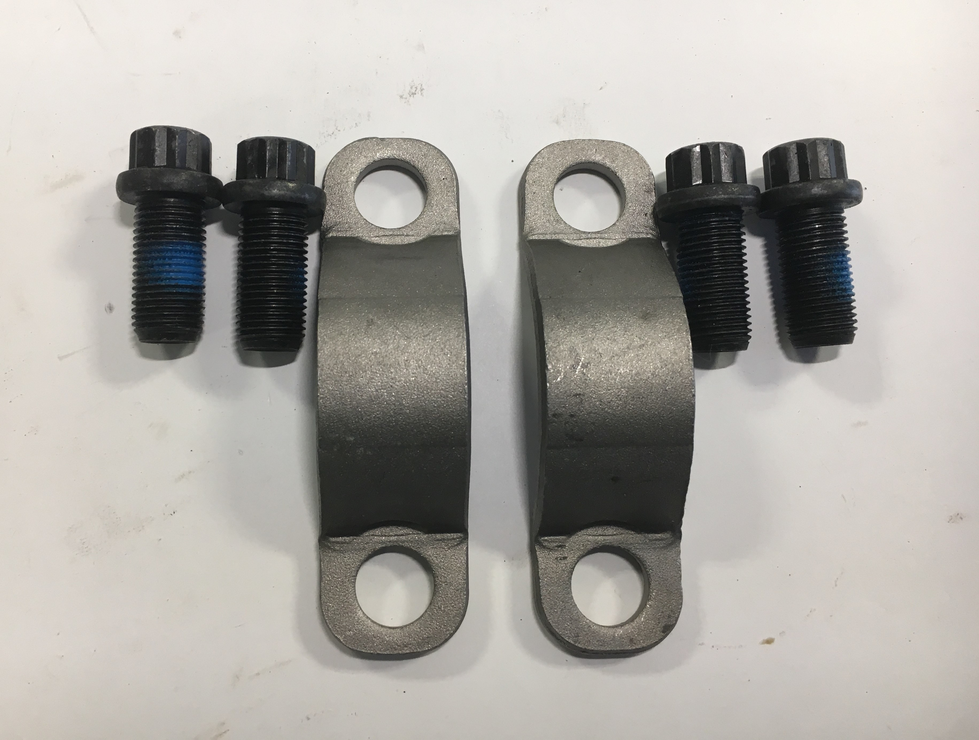 STRAP KIT 752657018X, U-JOINT 1710/17601/1810 SERIES - AVAILABILITY:  NORMALLY STOCKED ITEM